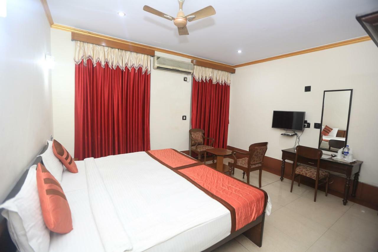 Ymca Seacom Inn Kolkata Exterior photo